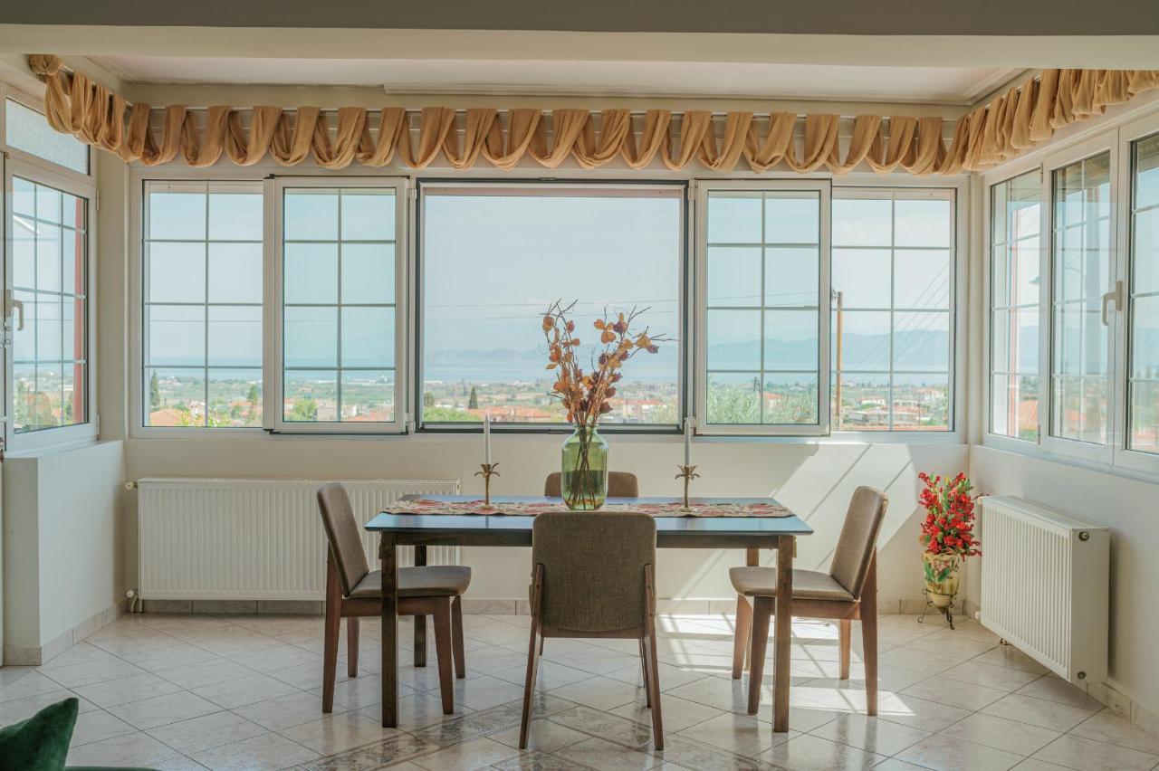 Akanthos House *