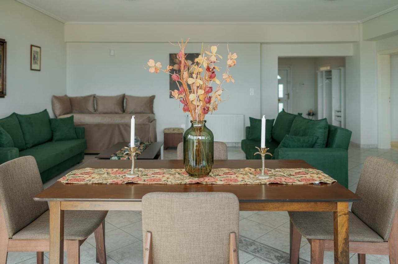 Akanthos House