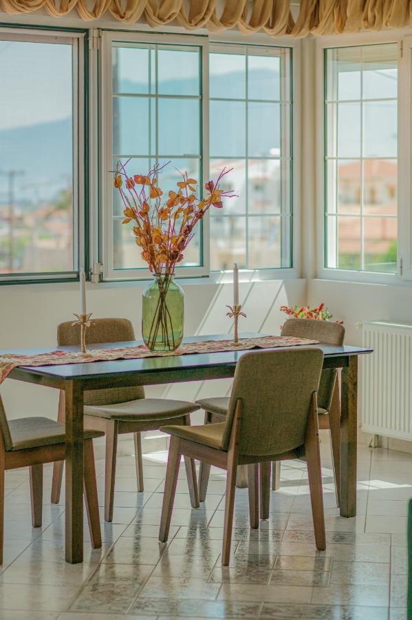 Akanthos House