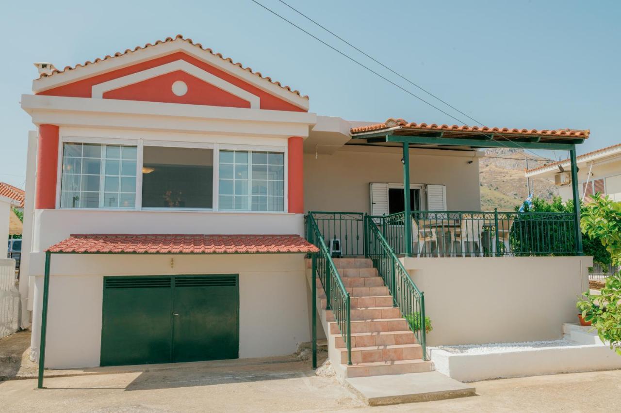 Apartment Akanthos House